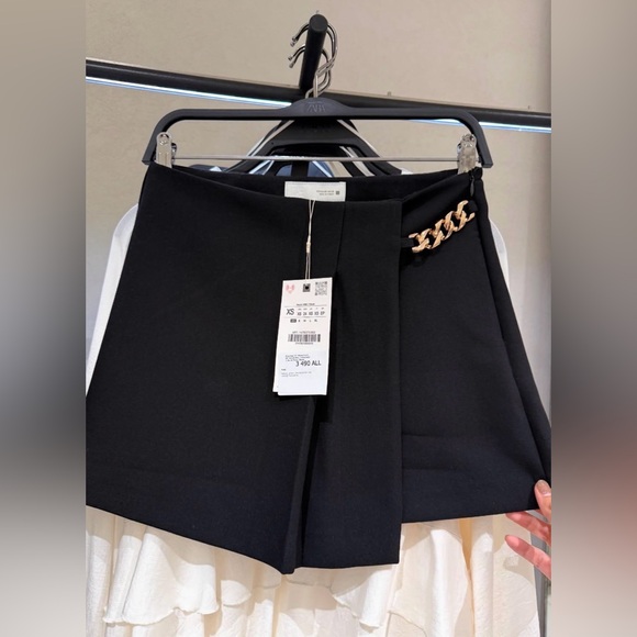 Zara Dresses & Skirts - Zara Black Skirt pants with Gold Chain Detail